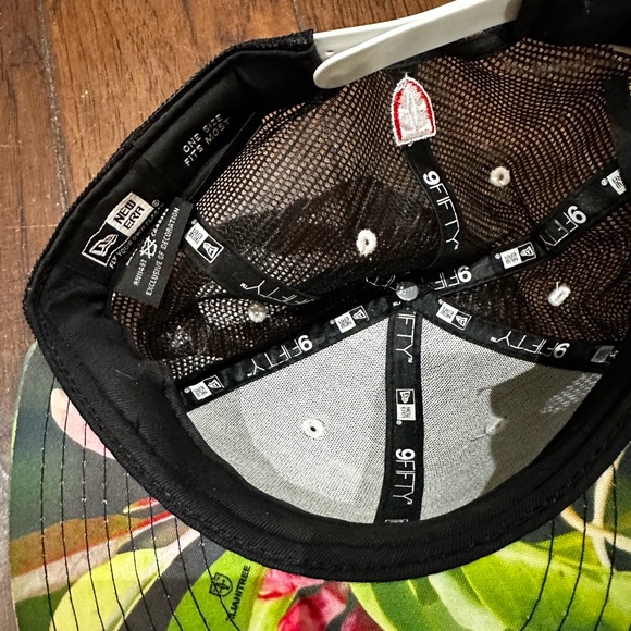 Black and Green Big Game Hunters Hat - Picture 4 of 6